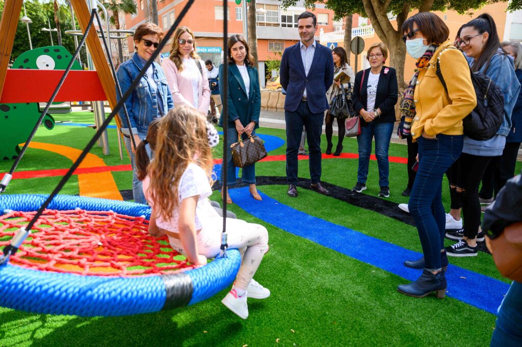 PARQUE INFANTIL RAMBLA AMATISTEROS (3)
