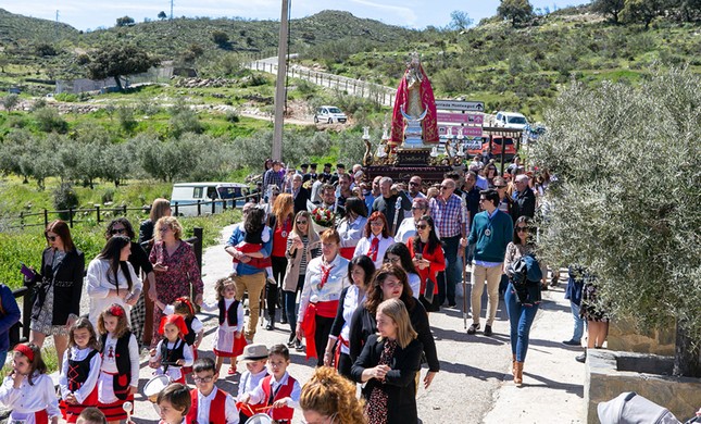 La imagen tiene un atributo ALT vacío; su nombre de archivo es Salida-de-la-procesion-desde-la-Era-del-Calvario.jpg
