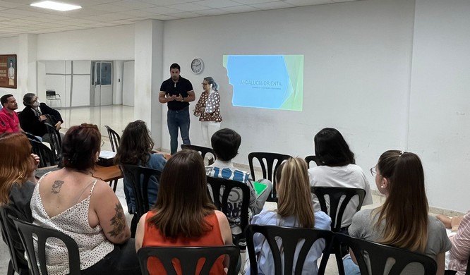 220512 Ayuntamiento de Adra da charla informativa de empleo a alumnado i...