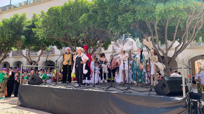 La imagen tiene un atributo ALT vacío; su nombre de archivo es 220515-actuaciones-en-Plaza-Vieja.jpg