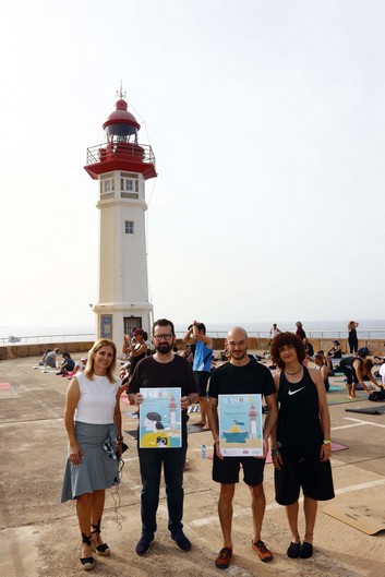 La imagen tiene un atributo ALT vacío; su nombre de archivo es 220522-Alpuerto-Yoga-en-el-Faro-2.jpg