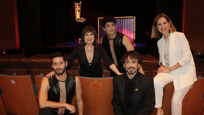 220528 BUTACA DE HONOR LOLES LEÓN 1