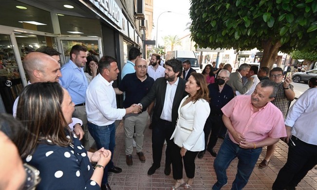 La imagen tiene un atributo ALT vacío; su nombre de archivo es ACTO-CON-REGANTES-1.jpg