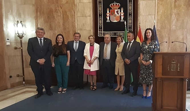 Foto familia Medalla Lourdes Molina