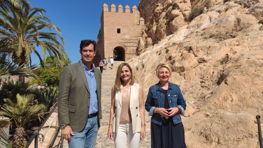 MARIBEL SÁNCHEZ, JUANJO SALVADOR Y ELOISA CABRERA 2