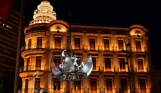 La imagen tiene un atributo ALT vacío; su nombre de archivo es NOCHE-EN-BLANCO-2022-PUERTA-PURCHENA-4.jpg