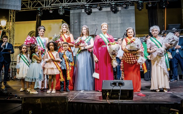 La imagen tiene un atributo ALT vacío; su nombre de archivo es REINAS.jpg