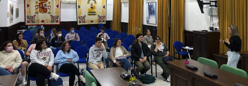 Reunión con Jovenes solicitantes de un programa de voluntariado Europeo