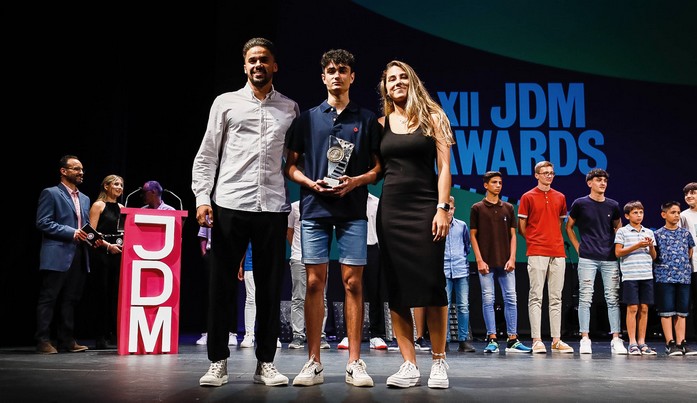 La imagen tiene un atributo ALT vacío; su nombre de archivo es 090622-Ignacio-Hernandez-atleta-galardonado.jpg