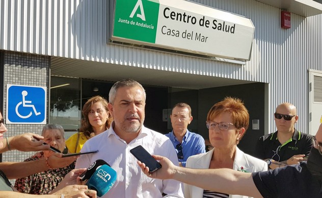 220603 Foto PSOE Juan Antonio Lorenzo atiende a los medios de comunicación