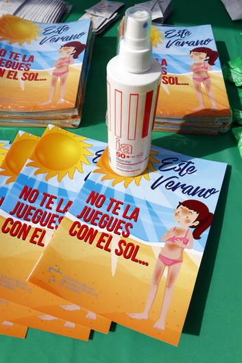 La imagen tiene un atributo ALT vacío; su nombre de archivo es 220613-Farmaceuticos-y-AECC-contra-el-cancer-de-piel-1.jpg