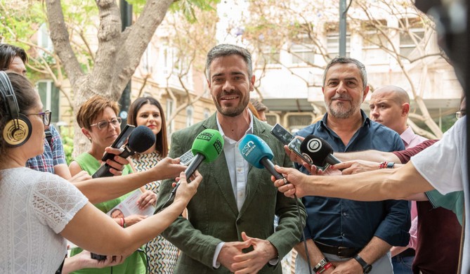220614 Foto PSOE Felipe Sicilia atención a medios