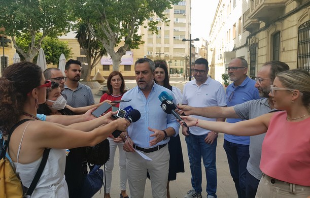 220617 Foto PSOE Juan Antonio Lorenzo atiende a los medios de comunicación