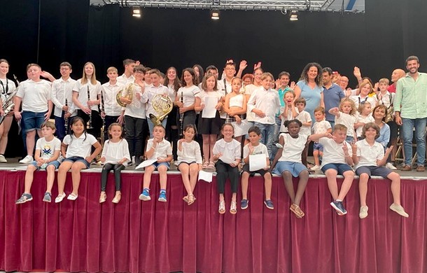 ALUMNOS ESCUELA DE MÚSICAjpg