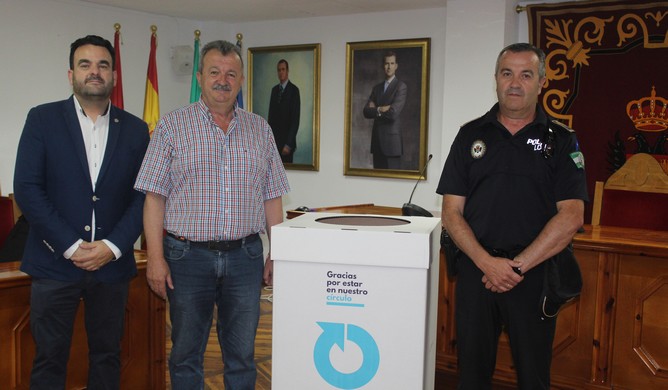 Alcalde, jefe de la Policía de Pulpí y representante de la empresa