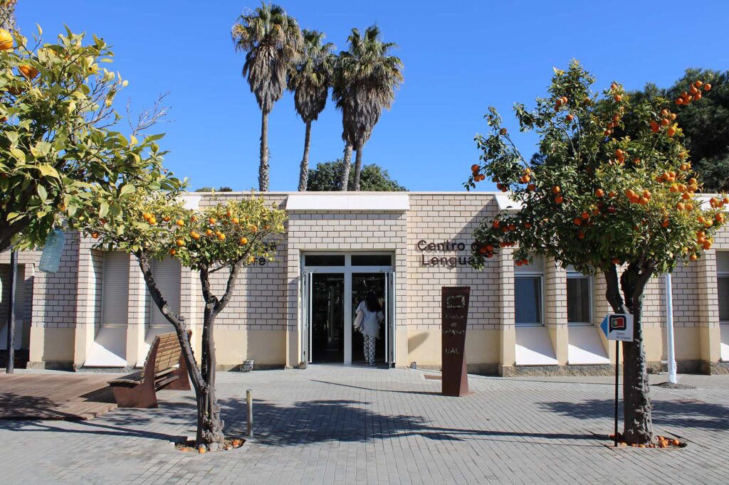 CENTRO DE LENGUAS UAL