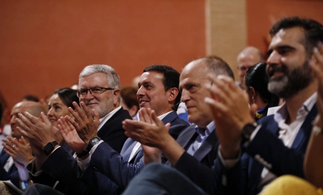 La imagen tiene un atributo ALT vacío; su nombre de archivo es Congreso-2.jpeg