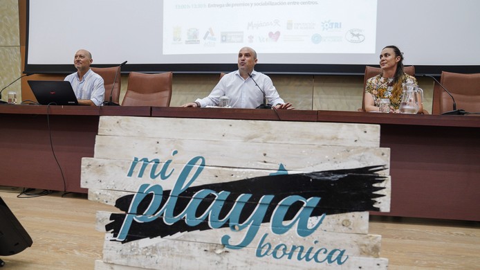 El diputado de Deportes, José Antonio García, participa en las Jornadas de Divulgación Científica ‘Mi playa bonica’. En el Auditorio de la Universidad de Almería.