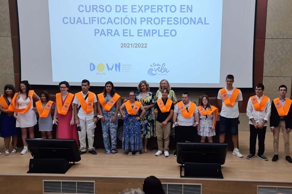 GRADUACIÓN ESTUDIANTES PROGRAMA ESPEICAL EMPLEO