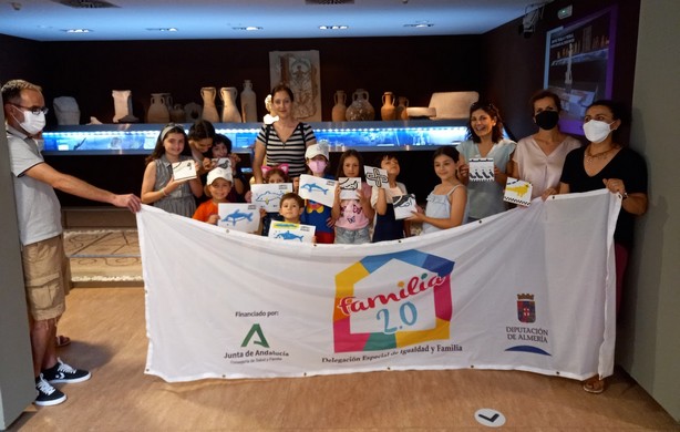 La imagen tiene un atributo ALT vacío; su nombre de archivo es TALLER-MOSAICOS-ROMANOS-4-en-Museo-de-Almeria.jpg