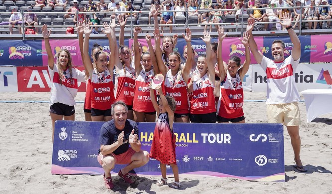 La imagen tiene un atributo ALT vacío; su nombre de archivo es 220717-AM-TEAM-Almeria-finalista-senior-femenino.jpeg