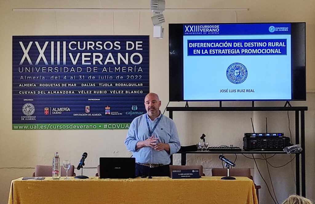 FOTO 4 JULIO 12 2022 JOSÉ LUIS LÓPEZ REAL CURSO VERANO GESTIÓN TURISMO RURAL