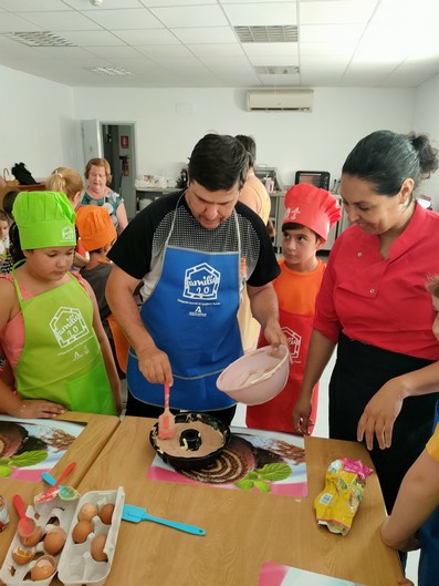 La imagen tiene un atributo ALT vacío; su nombre de archivo es Reposteria-en-familia-2.jpg