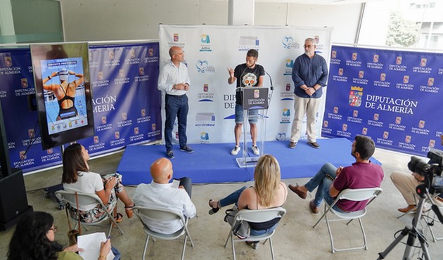 La imagen tiene un atributo ALT vacío; su nombre de archivo es Travesia-a-nado-3.jpg