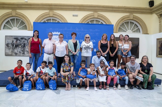 Recepción de los niños saharauis pertenecientes al programa ‘Vacaciones en Paz’ 
 

 

La Diputación de Almería convoca a los medios de comunicación a la recepción institucional de los niños saharauis pertenecientes al programa ‘Vacaciones en Paz’.

 

En la presentación participarán la vicepresidenta, Ángeles Martínez y la presidenta de la Asociación Amigos del Sáhara, María Ramírez.