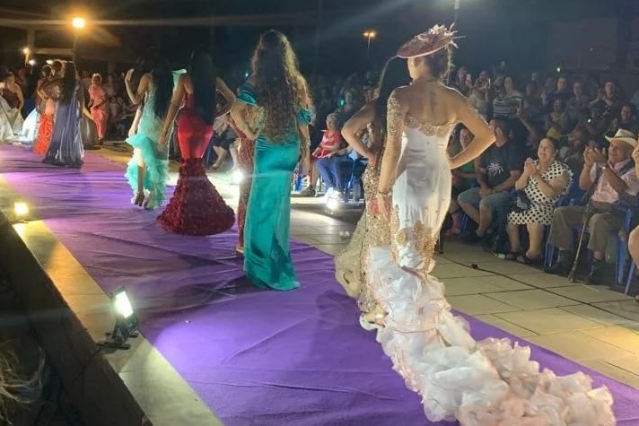 220822 Éxito absoluto del desfile Modas Fina (4)