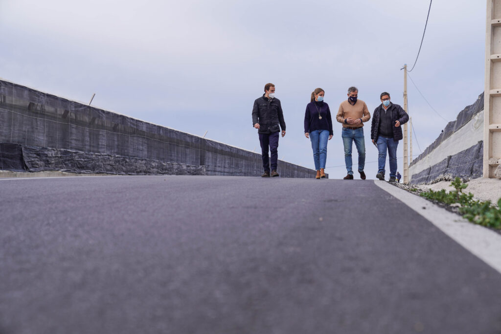 Ángel Escobar Céspedes Vicepresidente 1º, Delegado de Fomento, Medio Ambiente y Agua Visita la intervención en caminos Rurales en Roquetas de Mar