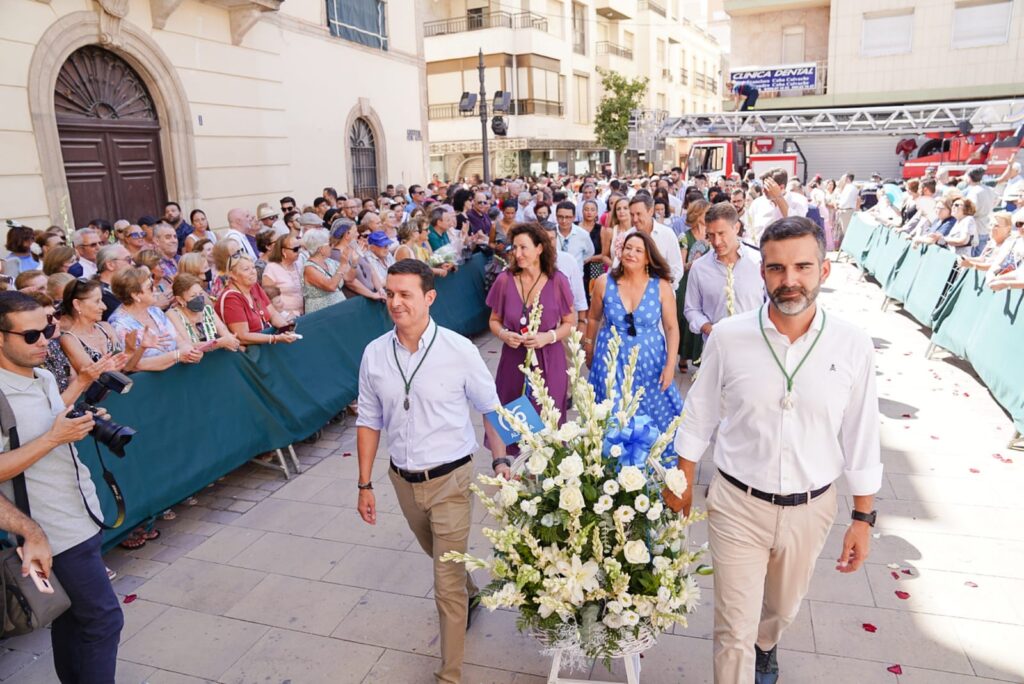 OFRENDA FLORAL A LA VIRGEN DEL MAR 2