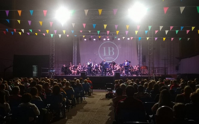 220905 Celebrados los conciertos previos a la Feria de Adra con Dalai, R...