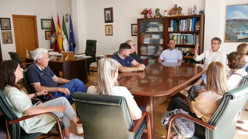 220927 Alcalde recibe al HM de la Virgen del Carmen y nuevos miembros de...