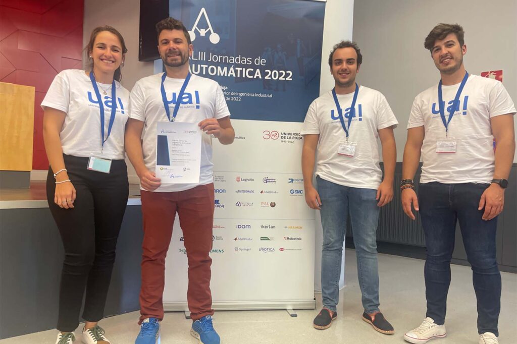 ESTUDIANTES PREMIADOS