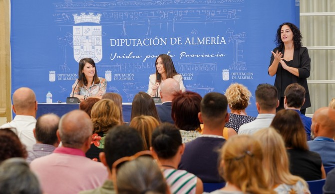 La imagen tiene un atributo ALT vacío; su nombre de archivo es Entrega-subvenciones-3.jpg