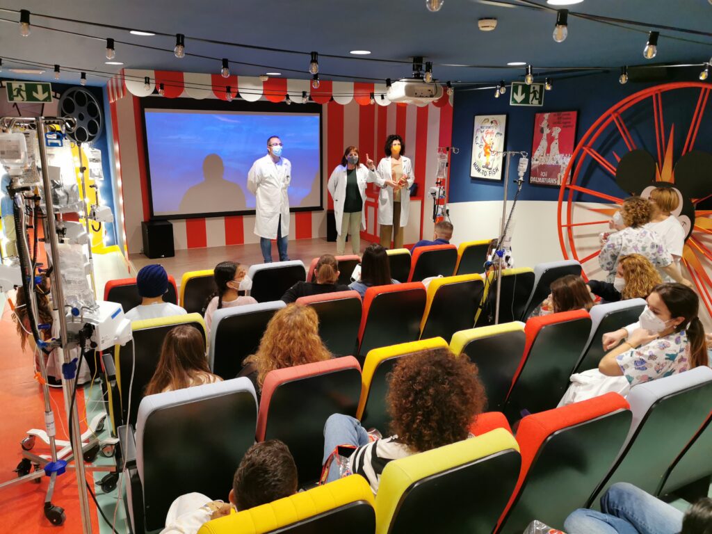 HUT CINE MATERNO INFANTIL