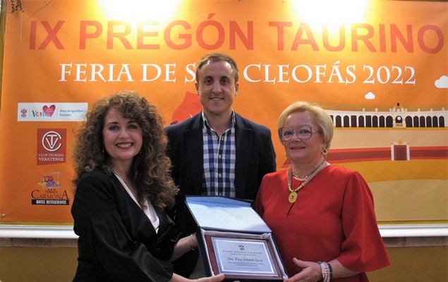 La imagen tiene un atributo ALT vacío; su nombre de archivo es Placa-Ayuntaniento.jpg