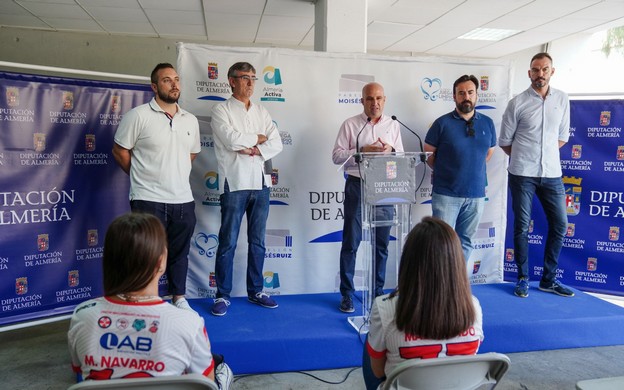 La imagen tiene un atributo ALT vacío; su nombre de archivo es Presentacion-balonmano-femnino-Costa-de-Almeria-3.jpeg