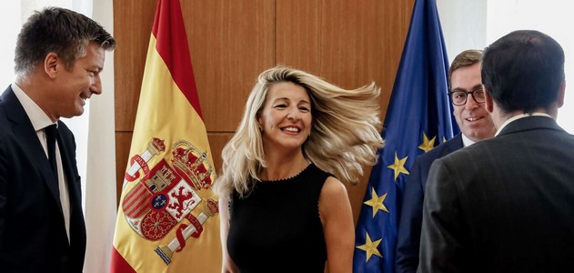 La imagen tiene un atributo ALT vacío; su nombre de archivo es Yoli1.jpg