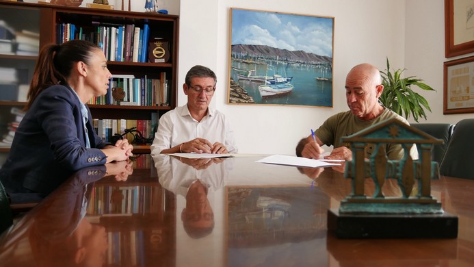 221018 Ayuntamiento de Adra implanta el método CER de control de la pobl...