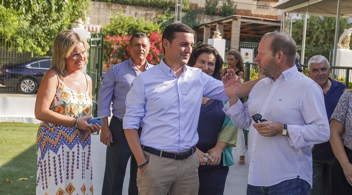 El presidente de Diputación en una visita a Rágol