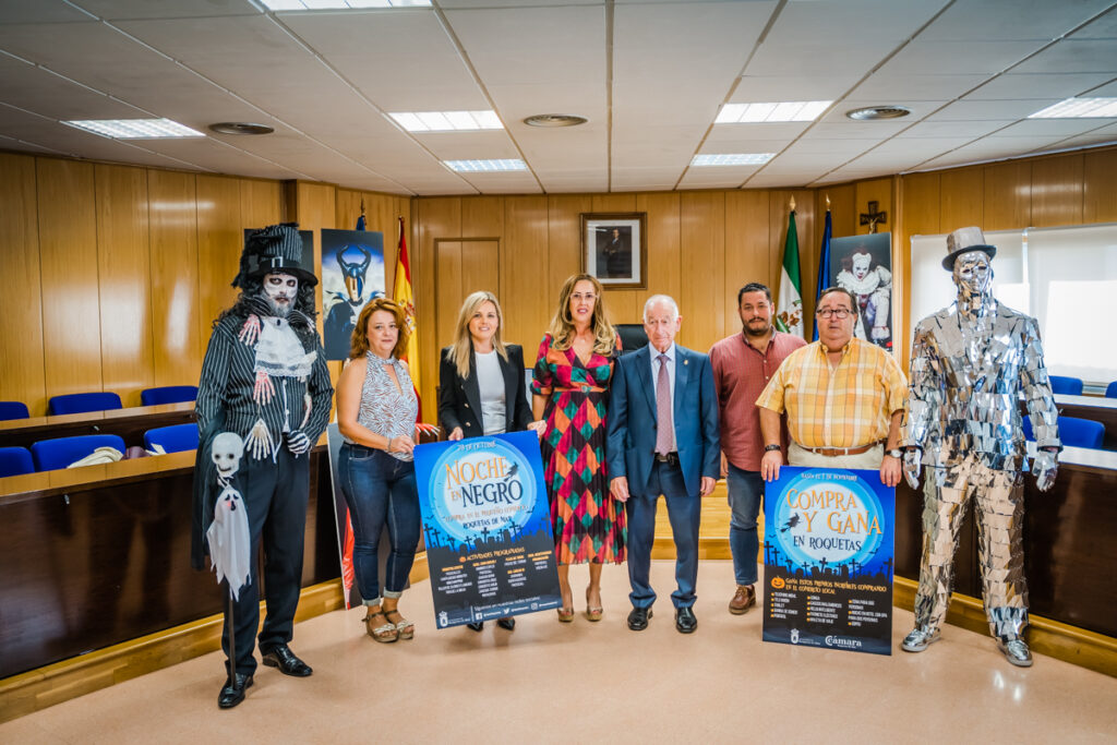 Noche en Negro Roquetas