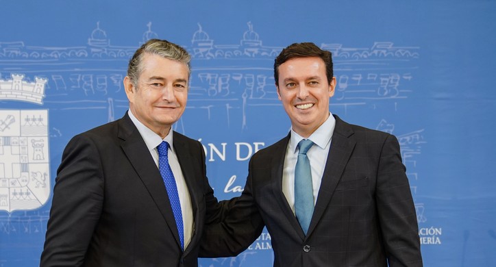 La imagen tiene un atributo ALT vacío; su nombre de archivo es TLH0232.jpg