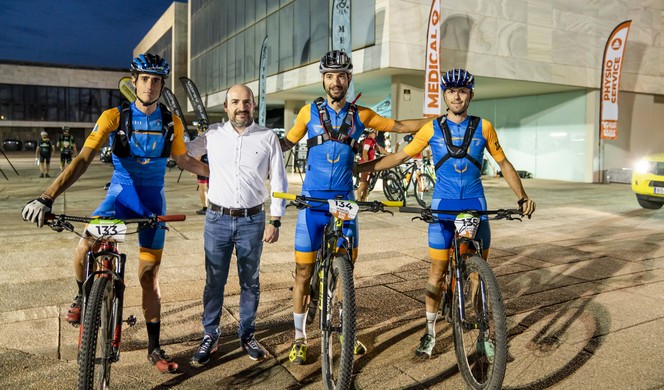 La imagen tiene un atributo ALT vacío; su nombre de archivo es Titan-2-5.jpg