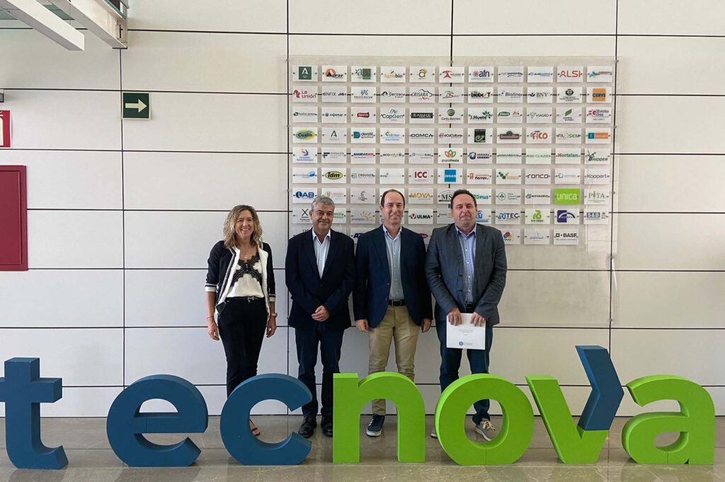 VISITA UAL A TECNOVA