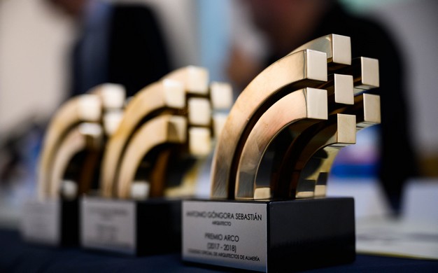 La imagen tiene un atributo ALT vacío; su nombre de archivo es premio-arco-arquitectos001.jpg