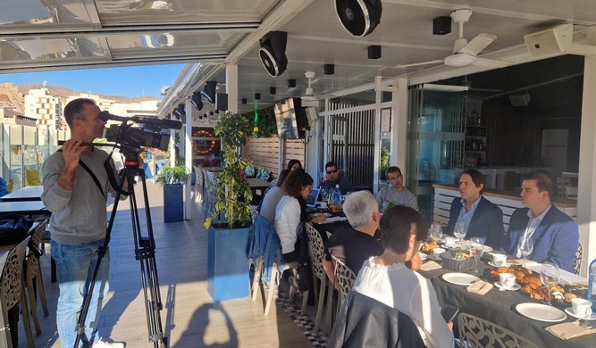 17112022 DESAYUNO INFORMATIVO CANDIDATO CIUDADANOS ALMERÍA