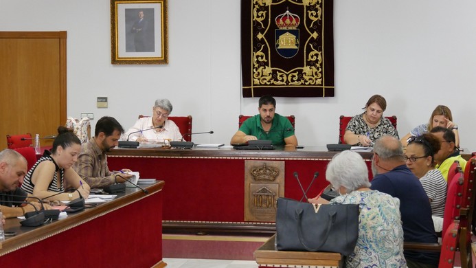221103 Ayuntamiento de Adra y Sindicatos aprueban las bases de la conso...