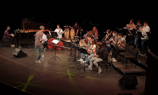 La imagen tiene un atributo ALT vacío; su nombre de archivo es 221106-Encuentro-jovenes-bandas-Jazz-For-Kids-de-Huesca.jpeg